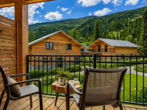 Premium apartment at a lake with mountain views - Image 2