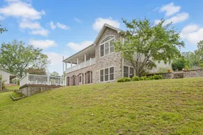 Lakefront retreat private dock, game room, bar - Image 2