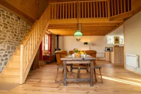 Family home with garden in Sainte-Suzanne - Image 4