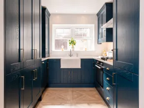 Stylish 3BR Townhouse In The Heart of Belfast with Parking - Image 5