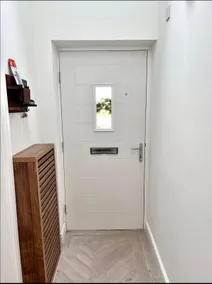 Tranquil Turquoise - 3 Bed House With Parking - Image 3