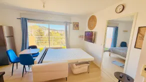 Modern Bright Apartment with Balcony - Image 3