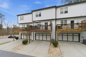 Modern 3-Story Retreat - Flex Check-in & Check-out - Image 4