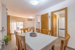 House with Private Solarium, BBQ and Beach - Image 4