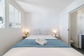 Balcony overlooking the Mediterranean – 2 rooms – A/C – garage - Image 3
