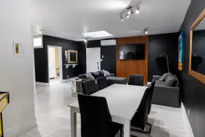 Quebec City Royal Suite – Free Parking - Image 4