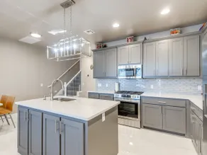 3 Private Baths | 3BR | Sleeps 10 | Near Downtown - Image 2