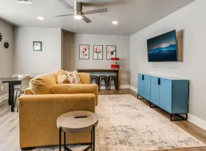 3 Private Baths | 3BR | Sleeps 10 | Near Downtown - Image 3