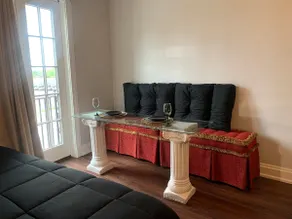 Free parking & bike rental w/Cozy downtown studio! - Image 4
