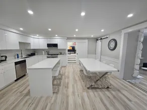 Stylish Stay in Kingston – Steps to Waterfront - Image 3