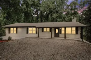 Spacious Home Near UGA - Image 2