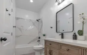 Private home in the heart of Richmond - Image 5