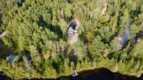 Private Lakefront Retreat – Chalet Ô Havre - Image 2