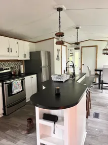 Cozy Mobile Home Retreat at White Lake - Image 2
