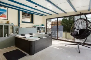 Gîte Ressources - Jacuzzi - Image 3