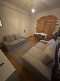 Charming Central Apartment with Private Garden - Image 2