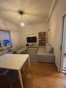 Charming Central Apartment with Private Garden - Image 4