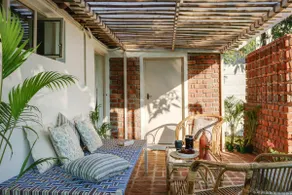 Beach Hideaway 200m from Sea, 1BR w/ AC + kitchen - Image 2