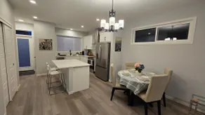 New & spacious 4BRM+Den main floor unit. Sleeps 10 - Image 5