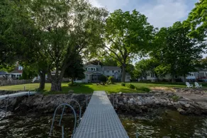 Shorelane Sunrise Waterfront Lake House - Image 4