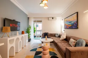 Artist's studio • Terrace • Netflix • Pool - Image 3