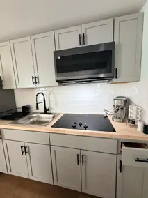 • Comfortable, fully equipped home for your stay - Image 5
