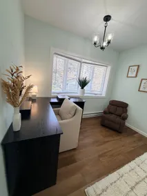 • Comfortable, fully equipped home for your stay - Image 2