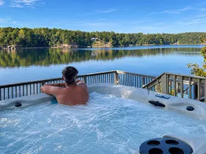 Cozy Fall Lakeside*Hot Tub*Firepit*Holidays Open - Image 5