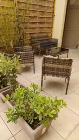 Spacious, air-conditioned, single-story 2-bedroom apartment - Image 3