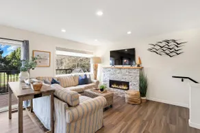 Mins to Beach, Seabrook & Clam Digging I Sleeps 10 - Image 3