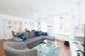Le Triplex du Vœu Spacious Apartment - Image 2