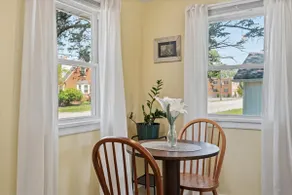 Feel at home in a comfy cottage with garage - Image 5