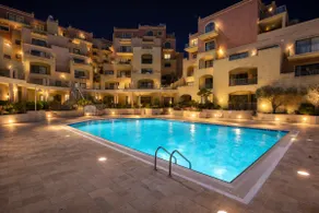 Beachfront Apt with Pool Access - Image 2