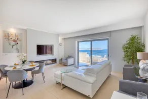 Beachfront Apt with Pool Access - Image 5