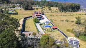 Mountain retreat with pool, garden, and fire pit - Image 2