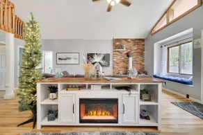 Saw Creek Pocono Cabin w/ Firepit Ski&Pools Access - Image 4
