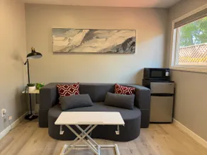 Stylish 1BR Suite w Living Room Fridge Microwave - Image 2