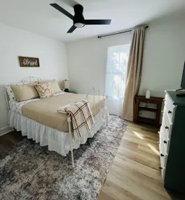 Van Buren Gem & Guest Favorite / Red Door Retreat - Image 5