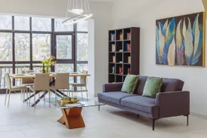 Spacious 3BR Retreat Overlooking Marina - Image 2