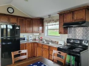 Crimson Sky Cottage - Image 4