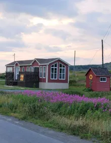 Crimson Sky Cottage - Image 2