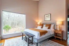 NEW: Sunny Modern Home in Narrowsburg - Image 4