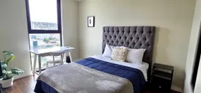 Stylish Downtown Retreat City Views+Prime Location - Image 4