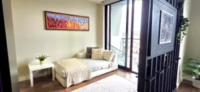 Stylish Downtown Retreat City Views+Prime Location - Image 5