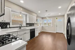 Extended Stay Friendly | Cozy Chicago Home - Image 2