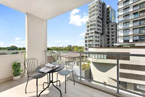 Modern 2 Bedroom Apartment with Parking Central Parramatta - Image 3