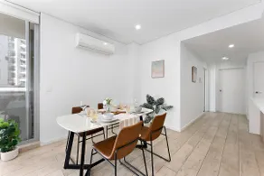 Modern 2 Bedroom Apartment with Parking Central Parramatta - Image 4
