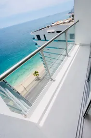 Oceanfront apartment in Salinas - Image 4