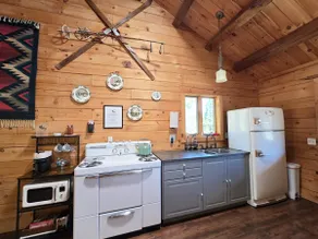 Forest Lodge - Hot Tub *Central Flagstaff* - Image 3
