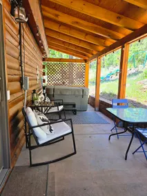 Forest Lodge - FREE Hot Tub *Central Flagstaff* - Image 3